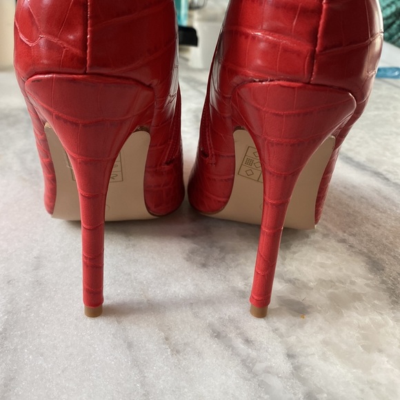 Red Boots - Picture 4 of 5